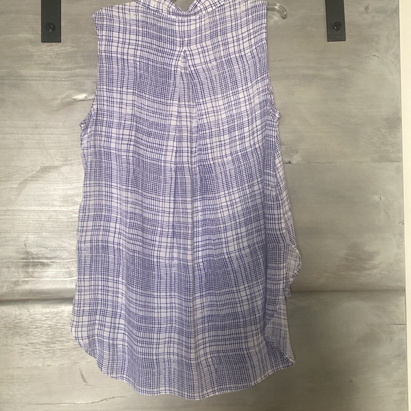 Velvet Heart Collared, Sleeveless Top w/Front Pocket. - Picture 3 of 4